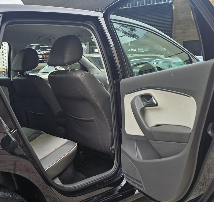 2016 Volkswagen Polo 81TSI beats 6R MY17 Deep Black