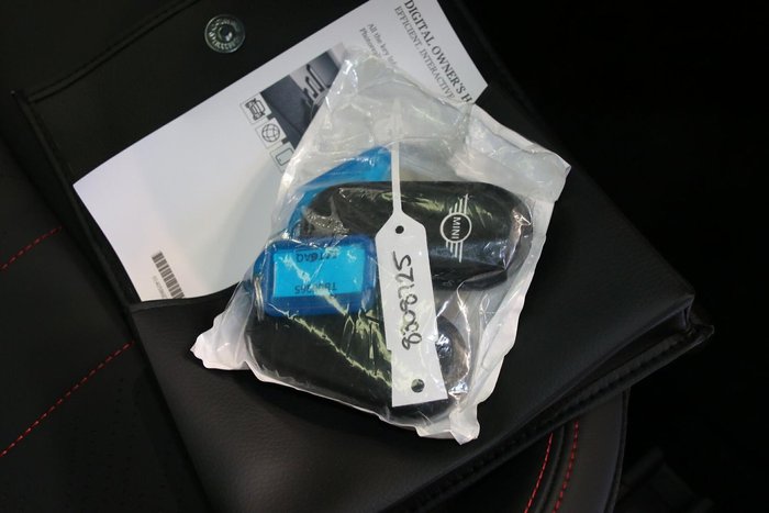 2025 MINI Aceman JCW E Favoured