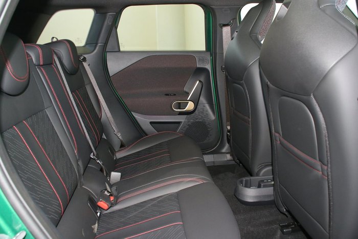 2025 MINI Aceman JCW E Favoured