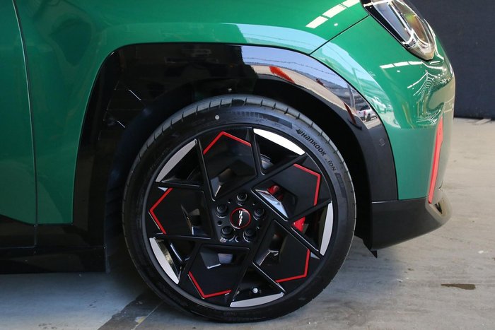 2025 MINI Aceman JCW E Favoured