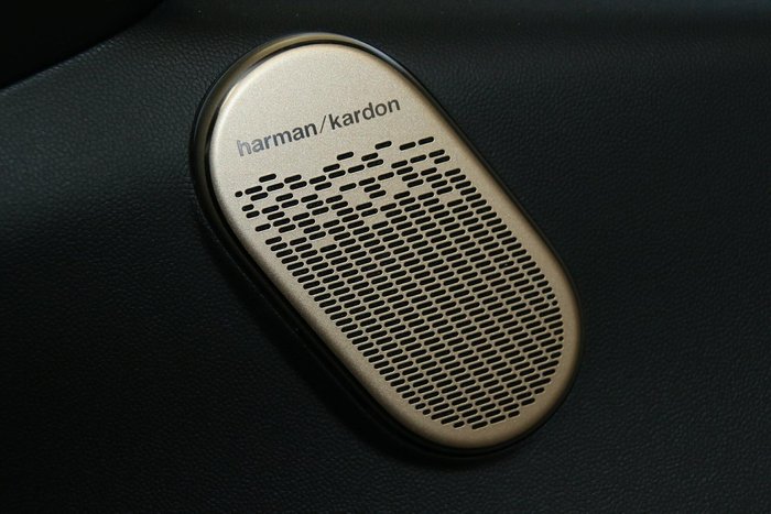 2025 MINI Aceman JCW E Favoured