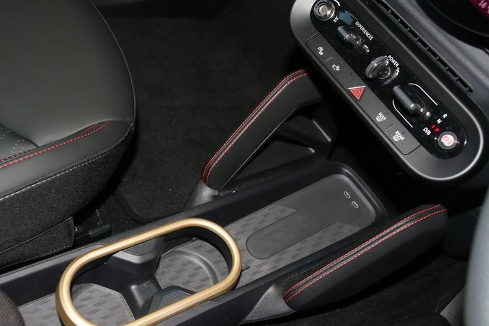 2025 MINI Aceman JCW E Favoured