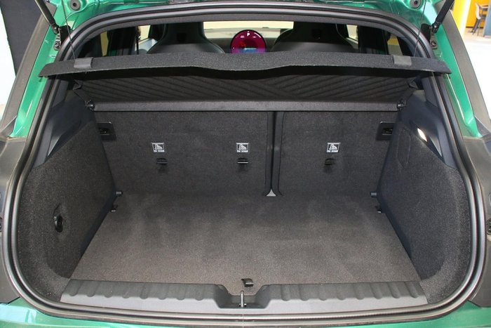 2025 MINI Aceman JCW E Favoured