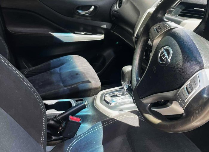 2016 Nissan Navara RX