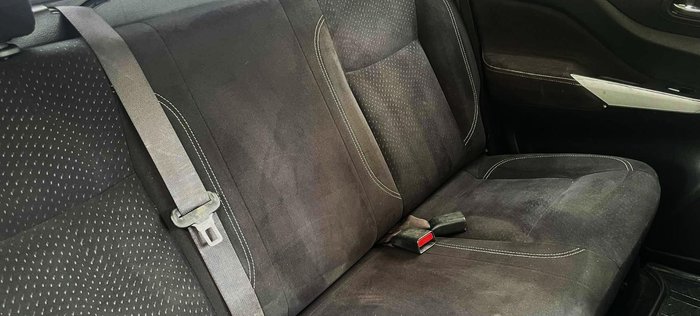 2016 Nissan Navara RX