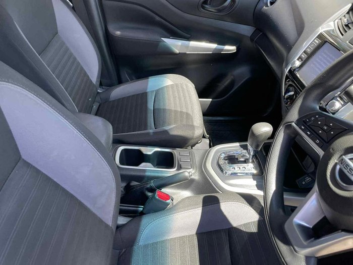 2022 Nissan Navara SL