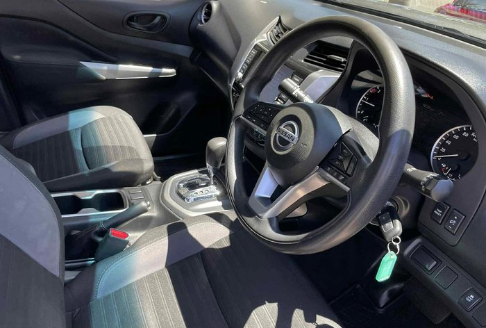 2022 Nissan Navara SL