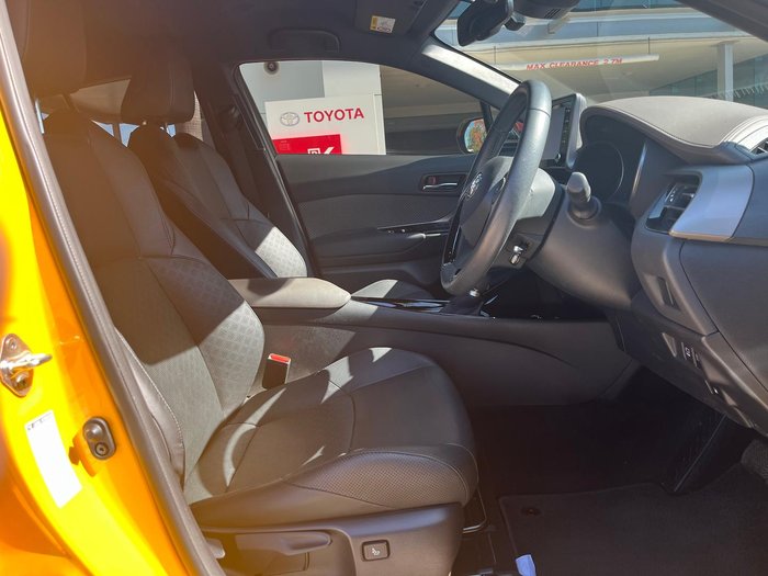 2022 Toyota C-HR Koba ZYX10R Hornet Yellow with Black Roof