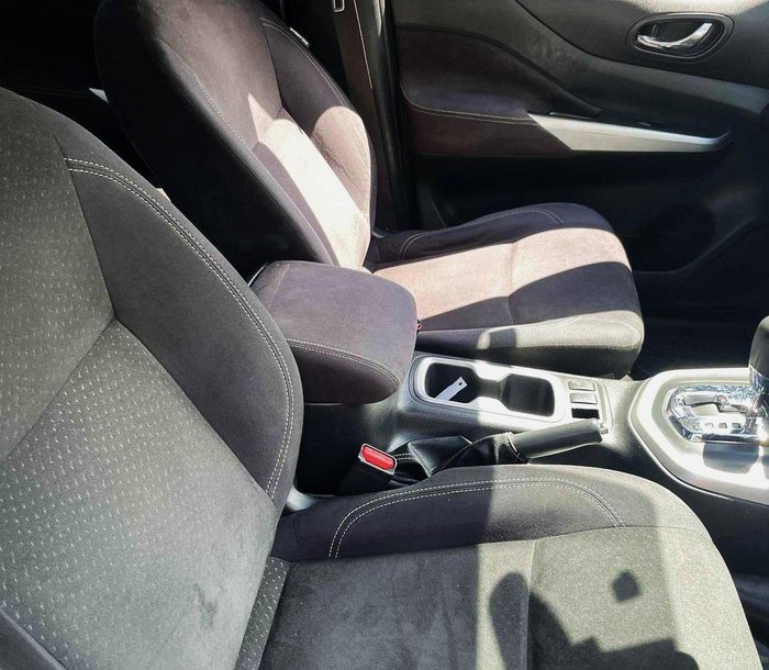 2019 Nissan Navara RX