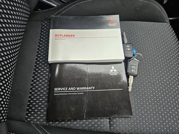 2021 Mitsubishi Outlander ES