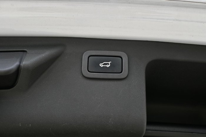 2016 Land Rover Discovery Sport SD4 HSE Luxury L550 MY16.5 4X4 Constant Yulong White