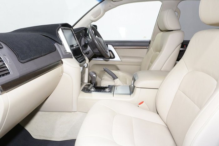 2021 Toyota Landcruiser VX