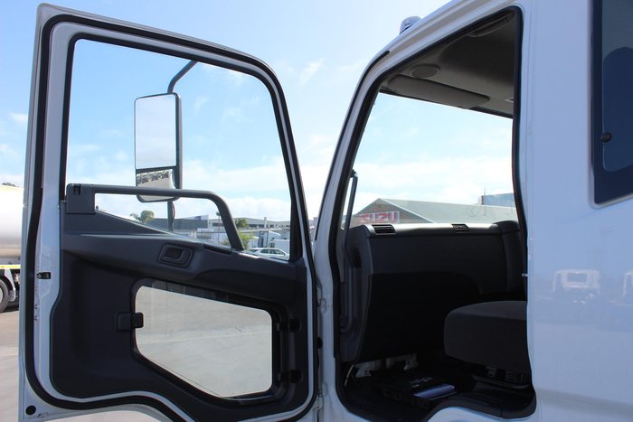 2015 Mitsubishi Fighter 1627 FUSO