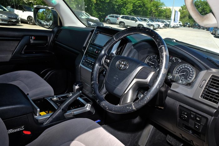 2017 Toyota Landcruiser GXL VDJ200R 4X4 Dual Range Glacier White