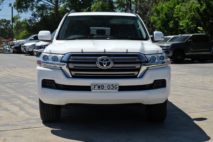 2017 Toyota Landcruiser GXL VDJ200R 4X4 Dual Range Glacier White