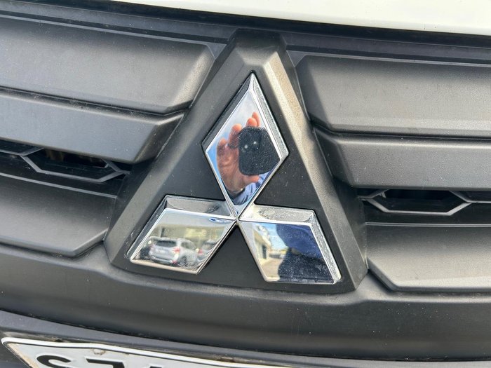 2022 Mitsubishi Triton GLX+