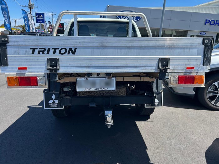 2022 Mitsubishi Triton GLX+