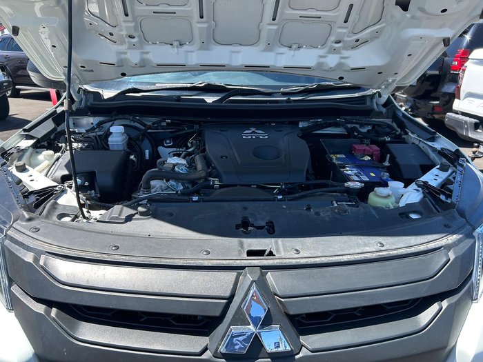 2022 Mitsubishi Triton GLX+