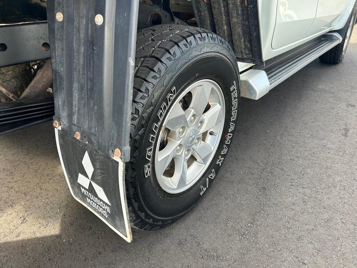 2022 Mitsubishi Triton GLX+