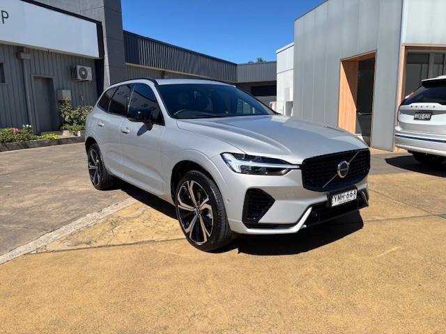 2022 Volvo XC60 Recharge Ultimate T8 Plug-In Hybrid