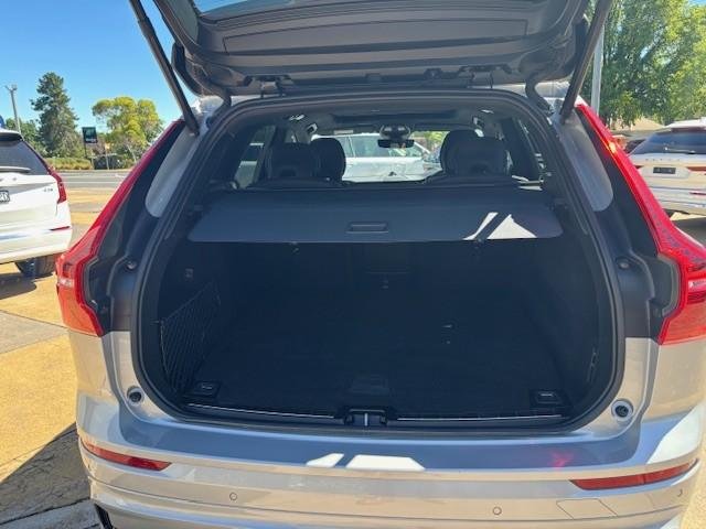 2022 Volvo XC60 Recharge Ultimate T8 Plug-In Hybrid