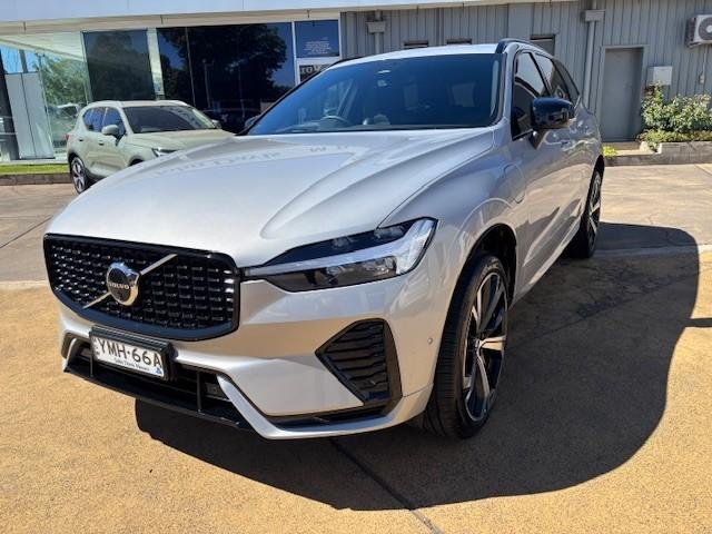 2022 Volvo XC60 Recharge Ultimate T8 Plug-In Hybrid