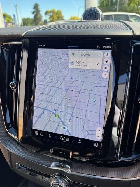 2022 Volvo XC60 Recharge Ultimate T8 Plug-In Hybrid