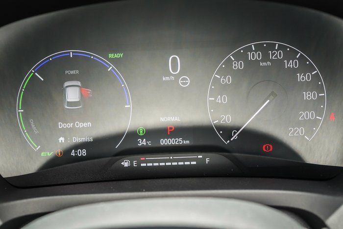 2025 Honda HR-V e:HEV X