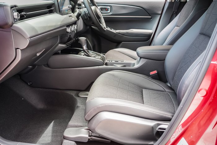 2025 Honda HR-V e:HEV L