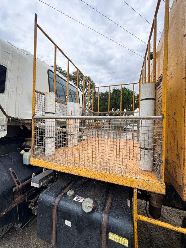 2018 Isuzu Ftr 150-260 4X2 Vac Truck