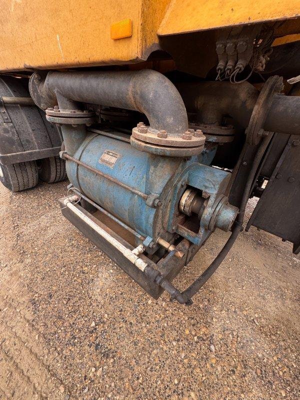 2018 Isuzu Ftr 150-260 4X2 Vac Truck