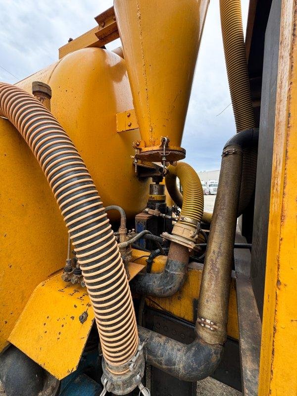 2018 Isuzu Ftr 150-260 4X2 Vac Truck