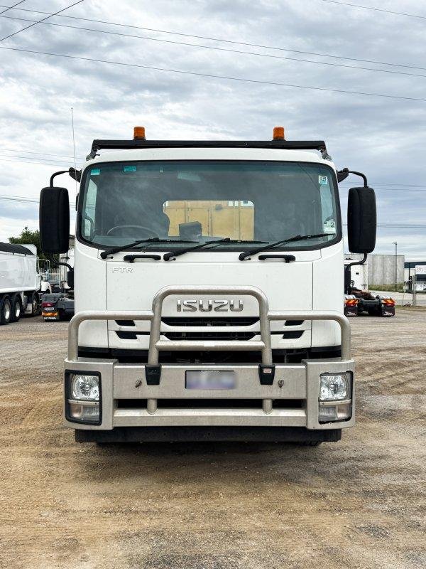 2018 Isuzu Ftr 150-260 4X2 Vac Truck