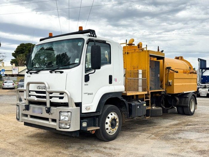 2018 Isuzu Ftr 150-260 4X2 Vac Truck