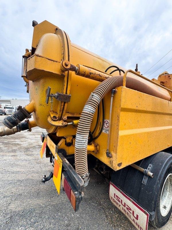 2018 Isuzu Ftr 150-260 4X2 Vac Truck