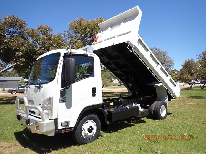 2015 Isuzu Frr 500 WHITE