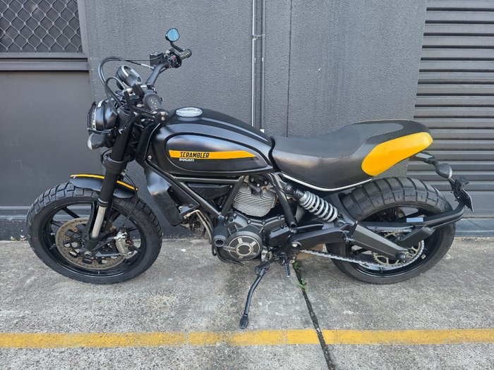 2015 DUCATI SCRAMBLER ICON BLACK