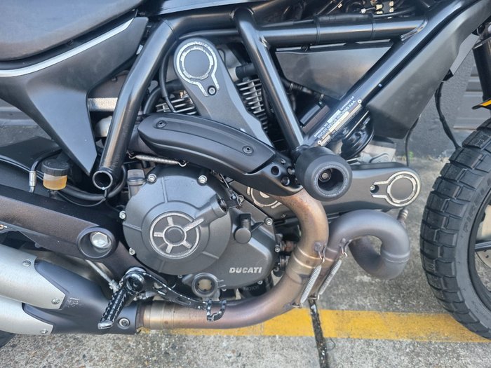 2015 DUCATI SCRAMBLER ICON BLACK