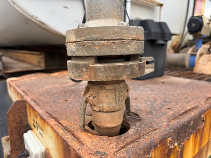 2009 Isuzu Gxd WHITE