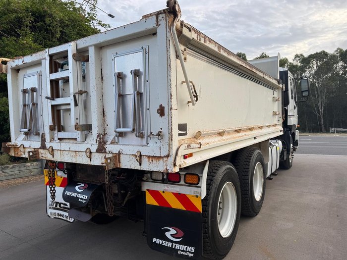 2011 Isuzu Cxy Giga WHITE