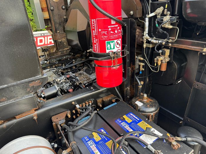 2011 Isuzu Cxy Giga WHITE