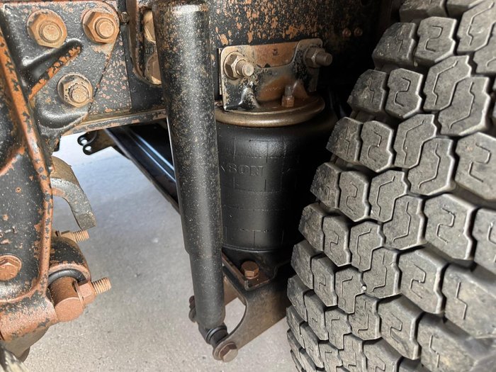 2011 Isuzu Cxy Giga WHITE