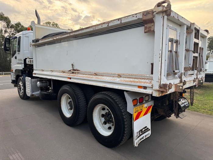 2011 Isuzu Cxy Giga WHITE