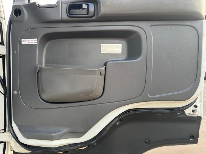 2011 Isuzu Cxy Giga WHITE