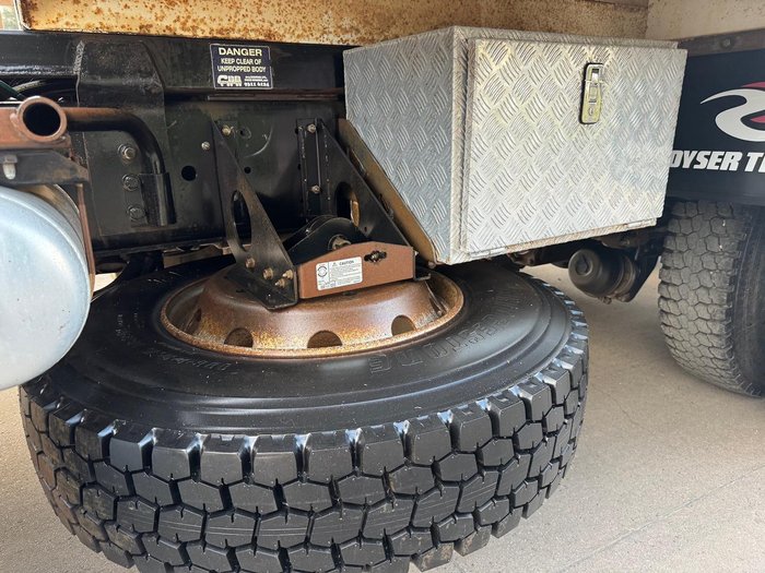 2011 Isuzu Cxy Giga WHITE