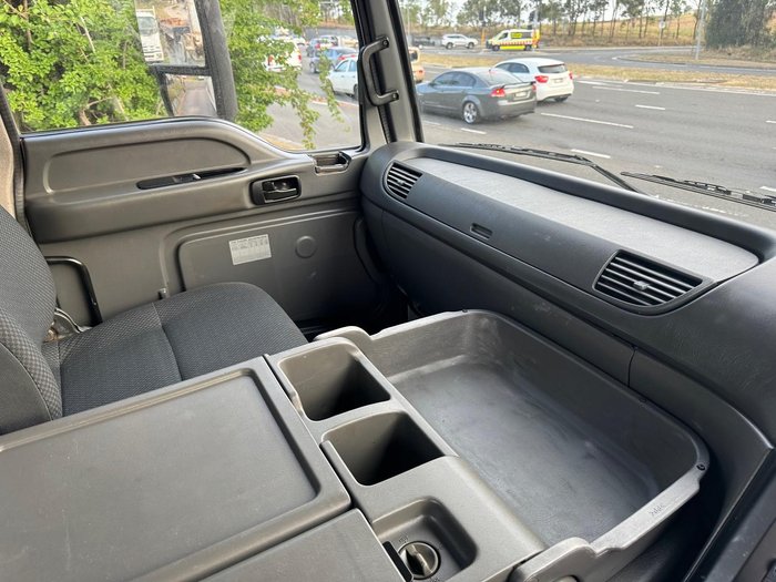 2011 Isuzu Cxy Giga WHITE