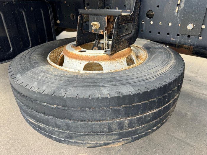 2013 Isuzu Frr 600 WHITE