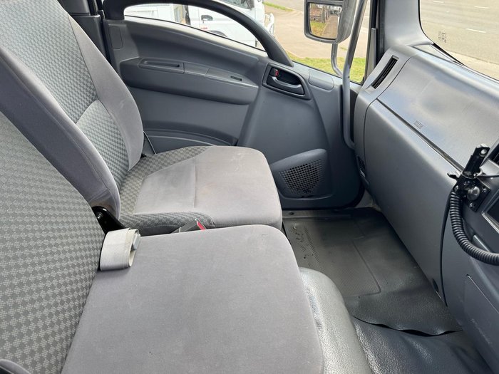 2013 Isuzu Frr 600 WHITE