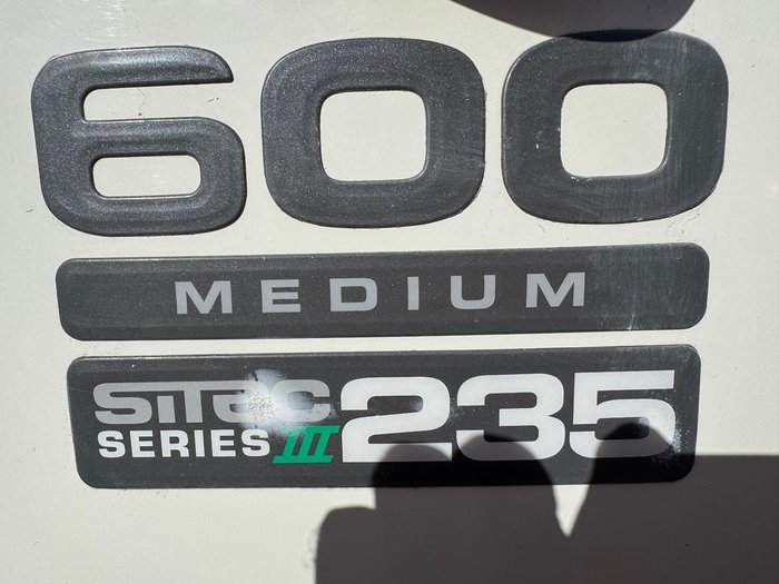 2013 Isuzu Frr 600 WHITE