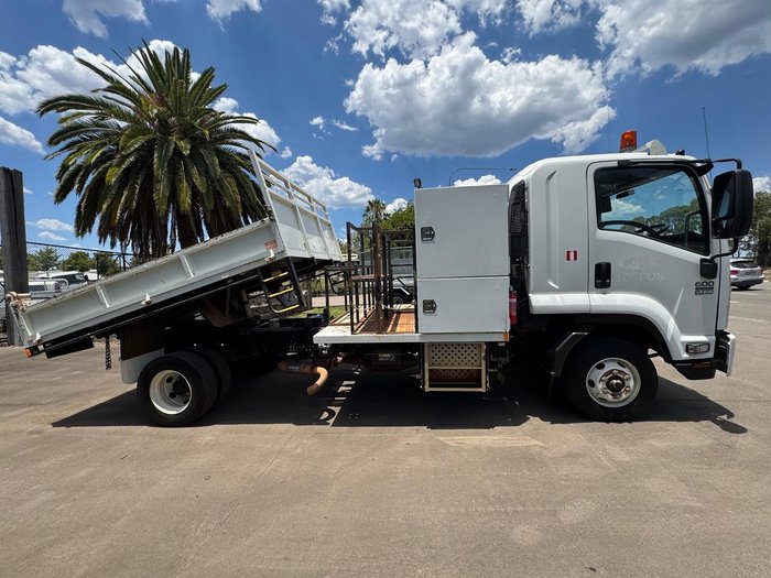 2013 Isuzu Frr 600 WHITE